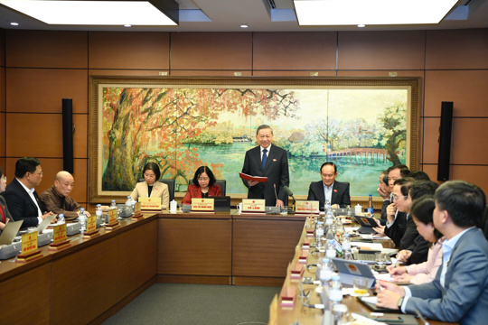 Quốc hội thảo luận về dự thảo Văn kiện trình Đại hội đại biểu toàn quốc lần thứ XIV của Đảng