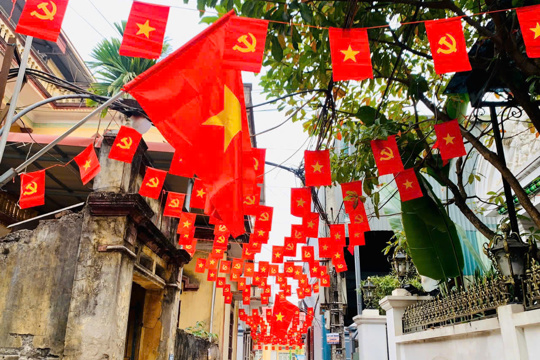 Rộn ràng sắc xuân nơi ngoại thành Hà Nội 