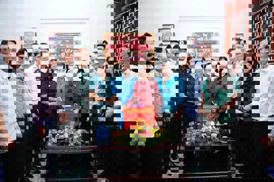 Bí thư Thành ủy Hà Nội Bùi Thị Minh Hoài thăm, tặng quà thương binh, gia đình liệt sĩ