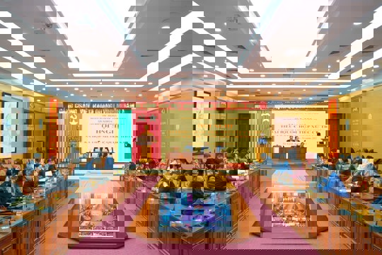 Phó Trưởng đoàn đại biểu Quốc hội thành phố Hà Nội Nguyễn Ngọc Tuấn tiếp xúc cử tri sau kỳ họp thứ 10