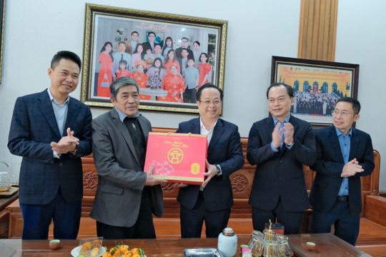 Lãnh đạo Thành phố thăm, chúc Tết một số đơn vị, cá nhân trên địa bàn Thành phố 