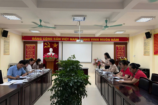 Ban Văn hóa - Xã hội HĐND phường Kiến Hưng giám sát công tác chuẩn bị năm học mới 2025-2026 tại Trường Mầm non Phú La