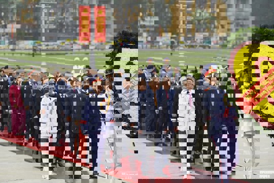 Lãnh đạo Đảng, Nhà nước, thành phố Hà Nội vào Lăng viếng Chủ tịch Hồ Chí Minh 