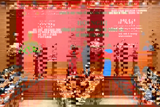 Đồng chí Bùi Thị Minh Hoài tham gia Ban Bí thư, giữ chức Bí thư Đảng ủy MTTQ, các đoàn thể Trung ương