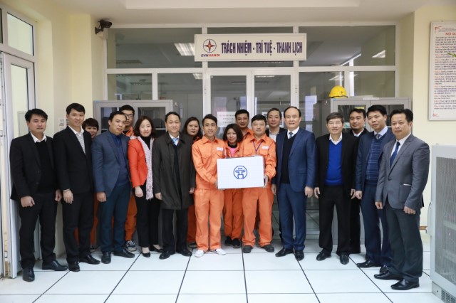 Phó Chủ tịch Thường trực HĐND Thành phố thăm và chúc tết Trạm biến áp Tây Hồ 