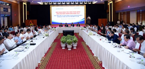 Cán bộ Văn phòng HĐND TP được khen thưởng tại Hội nghị Cộng tác viên Báo Đại biểu nhân dân 