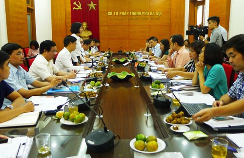 Đoàn giám sát việc ban hành văn bản quy phạm pháp luật làm việc với Sở Tư pháp Hà Nội