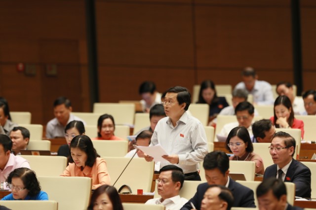 Đại biểu Nguyễn Quốc Bình đề xuất thúc đẩy phát triển công nghệ thông tin tạo nền tảng cho cách mạng 4.0 ở nước ta