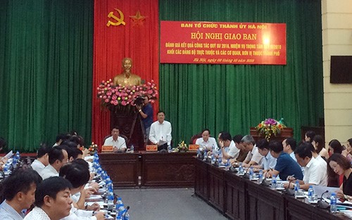 Tiếp tục hoàn thiện quy định đánh giá cán bộ hằng tháng ở từng cơ quan, đơn vị