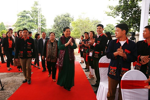 Phó Chủ tịch Thường trực Quốc hội cùng Chủ tịch HĐND thành phố Hà Nội dự Ngày hội Đại đoàn kết toàn dân tộc tại huyện Ba Vì
