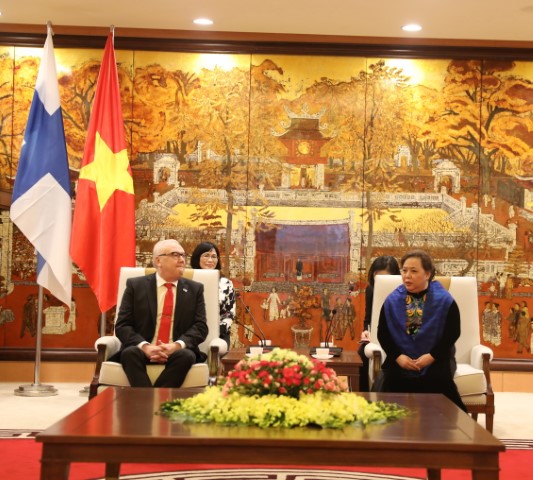 Chủ tịch HĐND Thành phố Nguyễn Thị Bích Ngọc tiếp Chủ tịch Hội đồng vùng Nam Ostrobothnia - Phần Lan