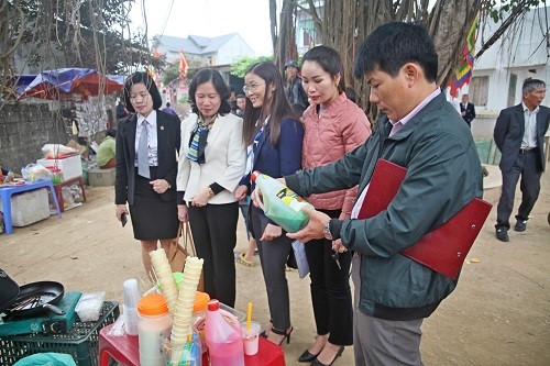 Thường trực HĐND thị xã Sơn Tây khảo sát về công tác quản lý, tổ chức lễ hội