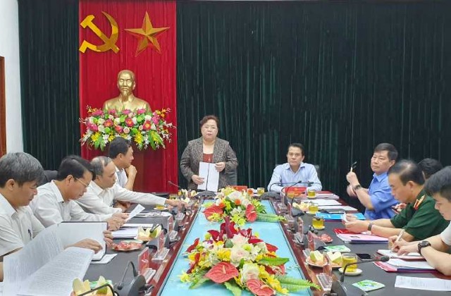 Chủ tịch HĐND TP làm Trưởng đoàn giám sát Chương trình số 05 của Thành ủy tại Huyện ủy Gia Lâm.