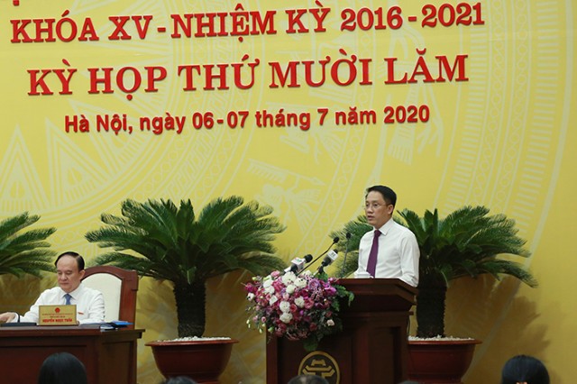 Thông qua Nghị quyết quy định thu phí, lệ phí thuộc thẩm quyền