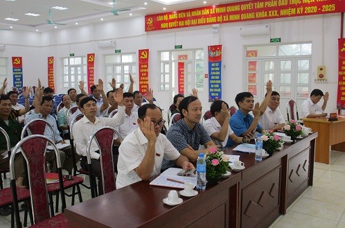 Kỳ họp thứ 12 HĐND xã Minh Quang, huyện Ba Vì: Kiện toàn chức danh Chủ tịch UBND xã