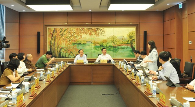 Kỳ họp thứ ba Quốc hội khóa XV: Thảo luận về phát triển kinh tế - xã hội trong điều kiện dịch Covid-19