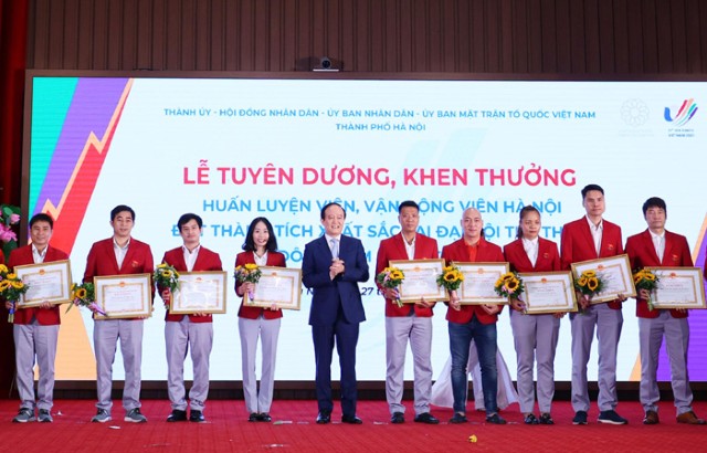 Khen thưởng VĐV, HLV của Hà Nội đạt thành tích cao tại SEA Games 31