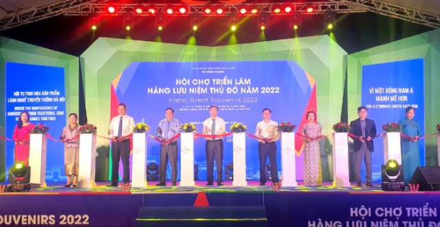 Khai mạc Hội chợ triển lãm hàng lưu niệm Thủ đô năm 2022 