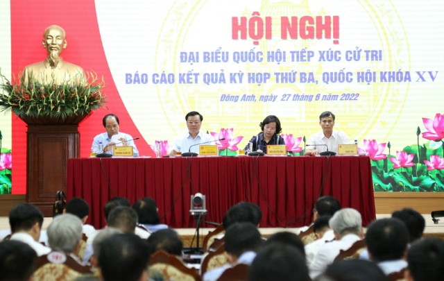 Trưởng đoàn ĐBQH thành phố Hà Nội Đinh Tiến Dũng tiếp xúc cử tri huyện Đông Anh và 2 quận Hoàn Kiếm, Long Biên 