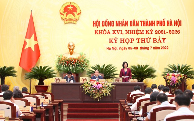 Thảo luận tại hội trường về phát triển kinh tế-xã hội của Thủ đô 