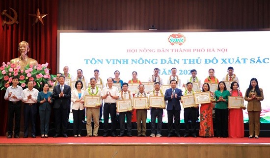 Xây dựng chính sách hỗ trợ ''tam nông'' Thủ đô đồng bộ, vượt trội