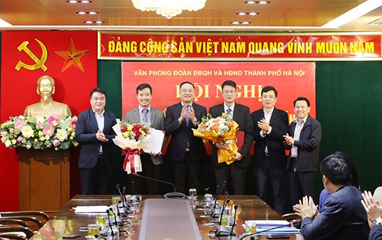 Văn phòng Đoàn ĐBQH và HĐND TP Hà Nội công bố quyết định công tác cán bộ