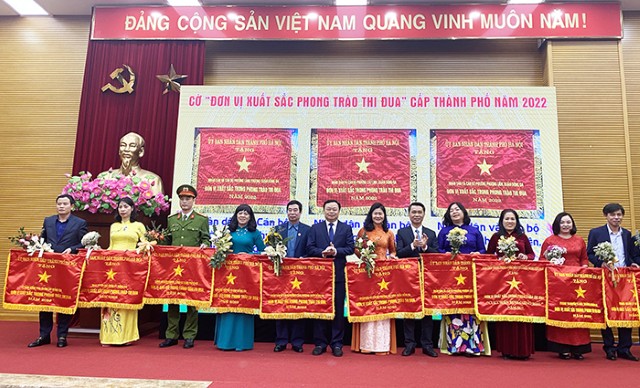 Quận ủy - HĐND - UBND - Ủy ban MTTQ Việt Nam quận Đống Đa phát động phong trào thi đua năm 2023