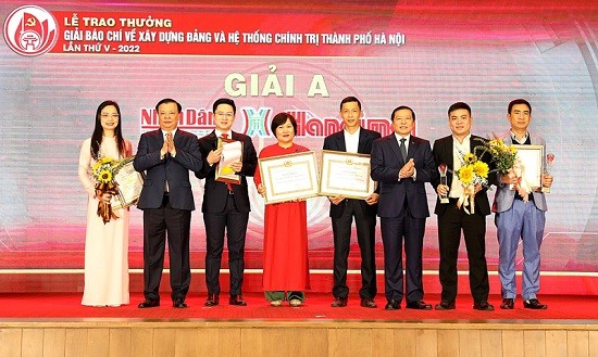 Trao thưởng Giải Báo chí về xây dựng Đảng và hệ thống chính trị của thành phố Hà Nội lần thứ V 