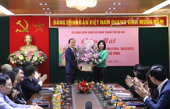 Cơ quan Đoàn ĐBQH và HĐND thành phố Hà Nội: Gặp mặt chúc mừng ngày Quốc tế phụ nữ 8-3