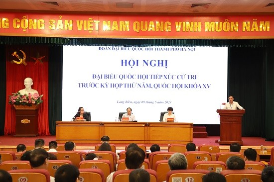 Đại biểu Quốc hội thành phố Hà Nội tiếp xúc cử tri quận Long Biên, Hoàn Kiếm