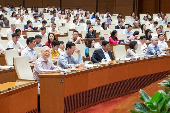 Quốc hội chất vấn lĩnh vực dân tộc