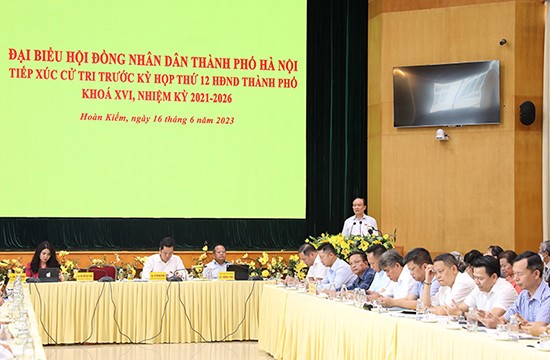 Chủ tịch HĐND thành phố Hà Nội Nguyễn Ngọc Tuấn tiếp xúc cử tri quận Hoàn Kiếm 