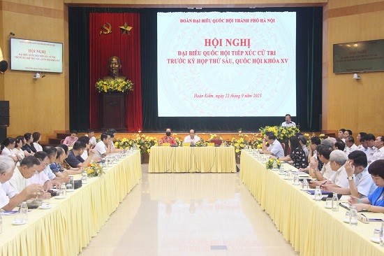 Đại biểu Quốc hội thành phố Hà Nội tiếp xúc cử tri quận Hoàn Kiếm