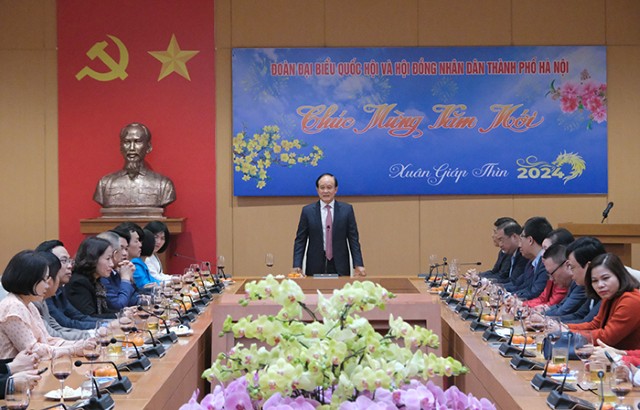 Thường trực Hội đồng nhân dân và lãnh đạo Đoàn đại biểu Quốc hội Thành phố Hà Nội gặp mặt, chúc mừng Xuân Giáp Thìn 2024