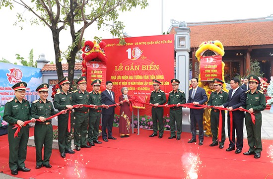 Quận Bắc Từ Liêm gắn biển nhà lưu niệm Đại tướng Văn Tiến Dũng  