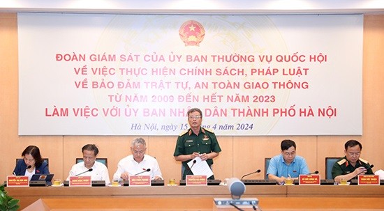 Ủy ban Thường vụ Quốc hội giám sát chuyên đề bảo đảm trật tự, an toàn giao thông tại Hà Nội