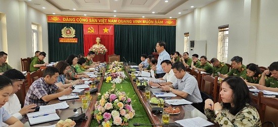 Ban Pháp chế khảo sát tại huyện Thanh Oai về tình hình vi phạm pháp luật liên quan đến trẻ vị thành niên