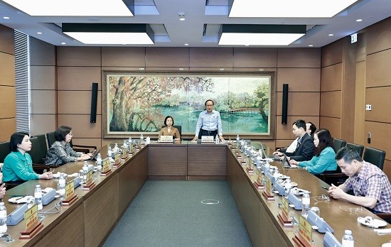 Quốc hội thảo luận tại tổ về phát triển kinh tế - xã hội vùng đồng bào dân tộc thiểu số và miền núi