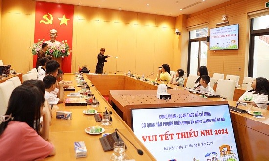 Vui Tết thiếu nhi của con cán bộ, công chức Văn phòng Đoàn ĐBQH và HĐND Thành phố 