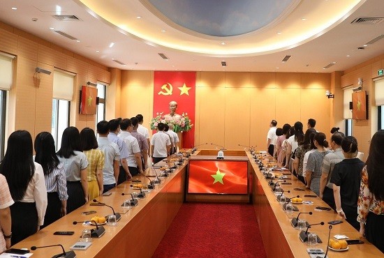 Văn phòng Đoàn ĐBQH và HĐND Thành phố: Chào cờ và sinh hoạt chính trị tháng 6/2024 