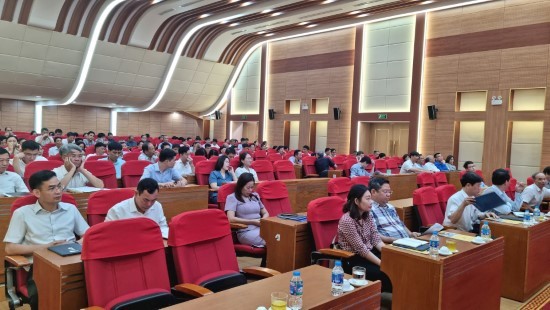 Cử tri Gia Lâm đề nghị thành phố đẩy nhanh tiến độ các dự án chậm triển khai