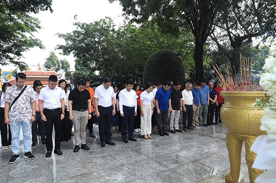 Cơ quan Đoàn Đại biểu Quốc hội và HĐND thành phố Hà Nội viếng Anh hùng liệt sỹ Võ Thị Sáu