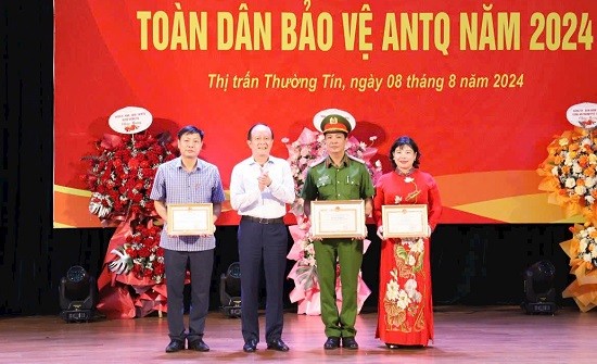 Chủ tịch HĐND Thành phố Nguyễn Ngọc Tuấn dự ngày hội toàn dân bảo vệ an ninh Tổ quốc tại huyện Thường Tín
