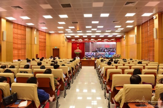 Đại biểu Quốc hội thành phố Hà Nội tiếp xúc cử tri các quận: Hai Bà Trưng, Ba Đình, Đống Đa