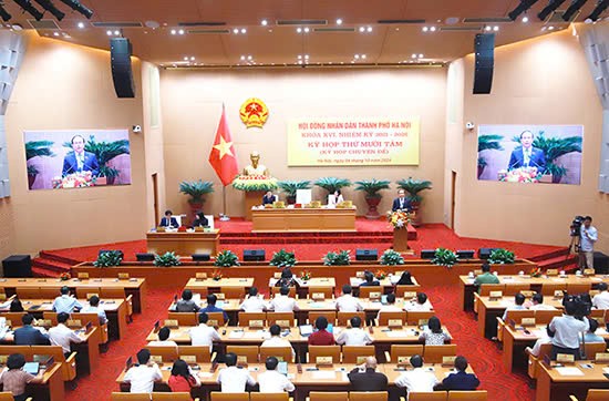 Khai mạc kỳ họp thứ 18 HĐND thành phố Hà Nội