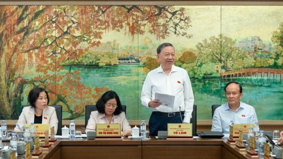 Quốc hội thảo luận tại tổ về Dự thảo Luật Nhà giáo