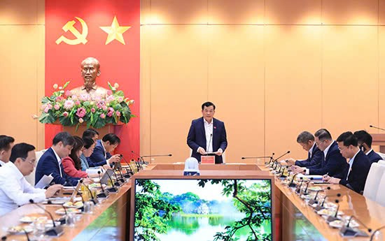 Đại biểu HĐND Thành phố Hà Nội đóng góp nhiều ý kiến cho nhiệm vụ phát triển kinh tế-xã hội năm 2025