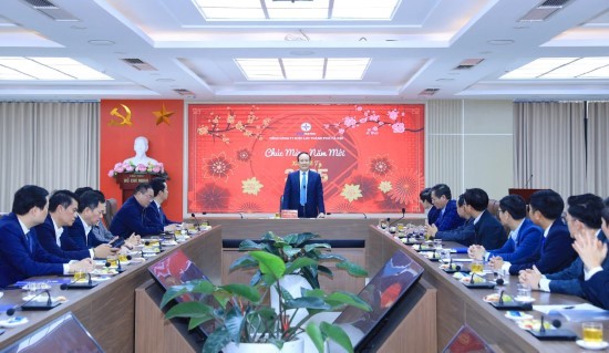 Chủ tịch HĐND Thành phố Nguyễn Ngọc Tuấn thăm, động viên các đơn vị ứng trực Tết