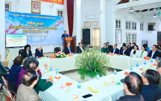 Lãnh đạo thành phố Hà Nội gặp mặt đại biểu Câu lạc bộ Thăng Long 