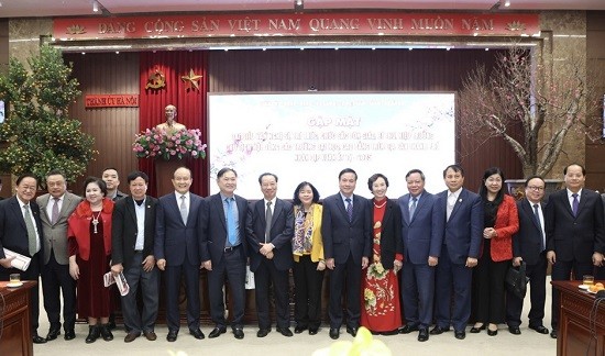 Lãnh đạo thành phố Hà Nội gặp mặt văn nghệ sĩ, trí thức, chức sắc tôn giáo tiêu biểu 